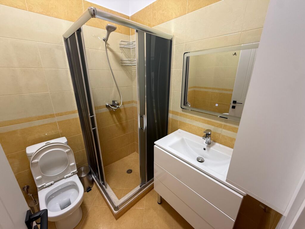 Jepet me qira super apartament 1+1 tek Kopshti Botanik