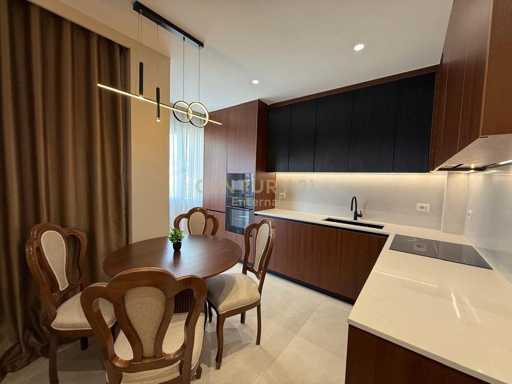 Apartament 2+1+2 Për Shitje në Rrugën Mine Peza, Tiranë