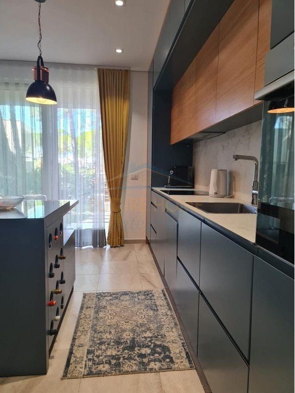 Shitet, Apartament 2+1+Oborr, San Pietro Residence, Gjiri i Lalëzit.