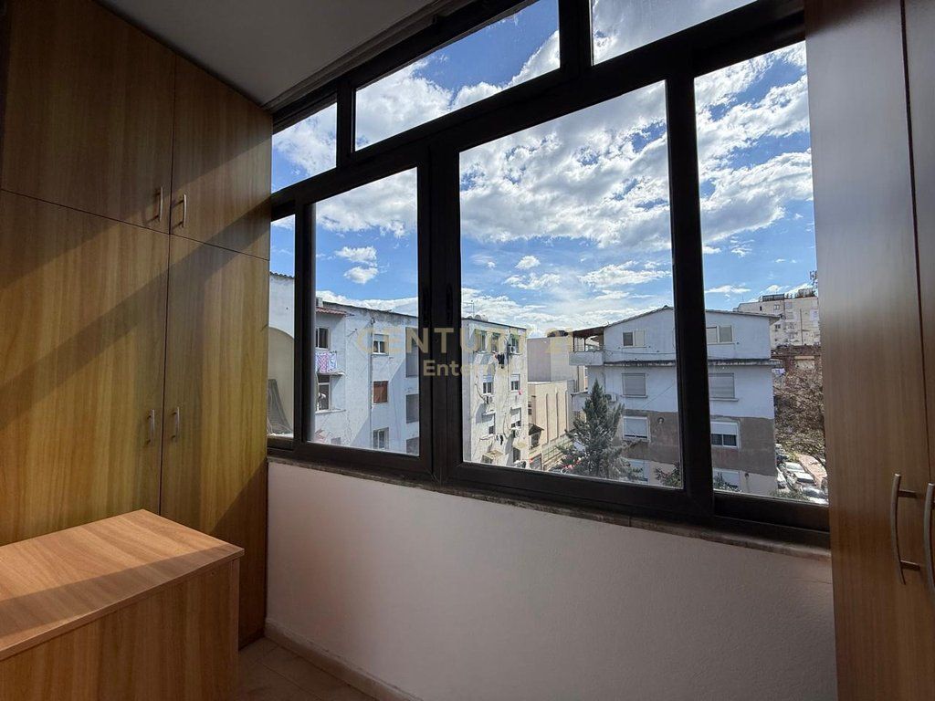 Apartament 2+1+2 Për Shitje në Rrugën Mine Peza, Tiranë