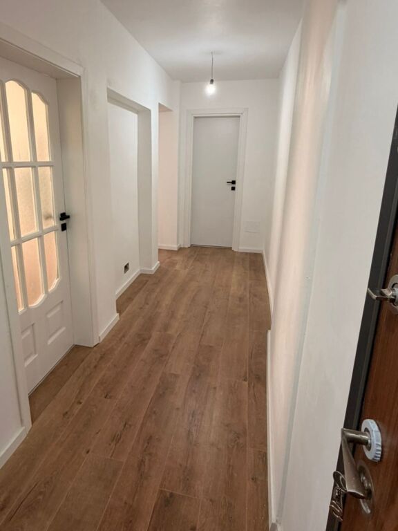 Apartament me qira tek rruga Margarita Tutulani
