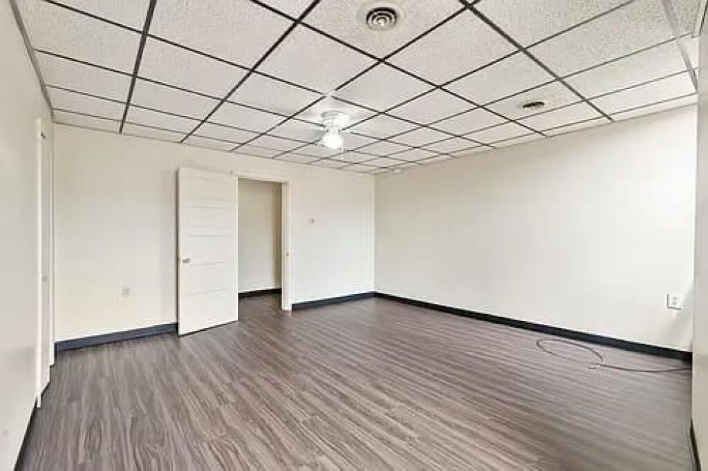 OFFICE FOR RENT 540 M2 BLOCK 7,000 EURO FH-80856