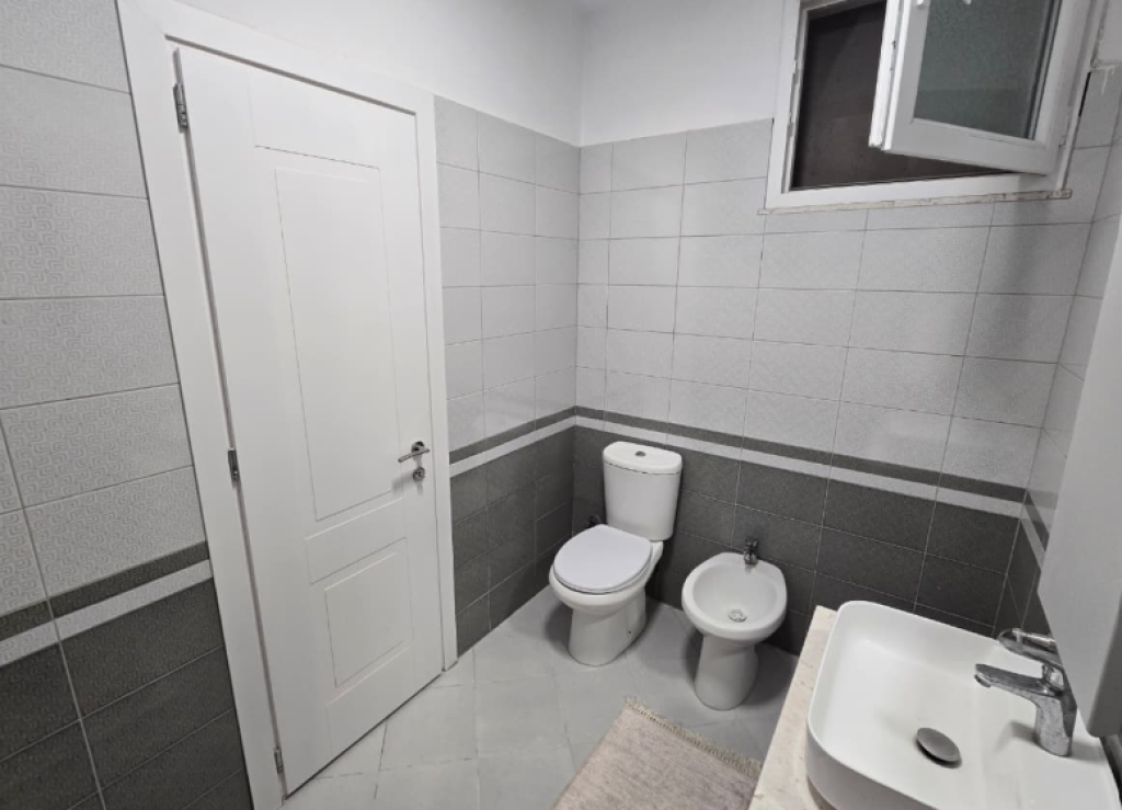Shitet Apartament 1+1 – Rruga Sokrat Miho, Astir