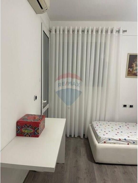 Condo/Apartment - For Rent/Lease - Komuna e Parisit, Tiranë