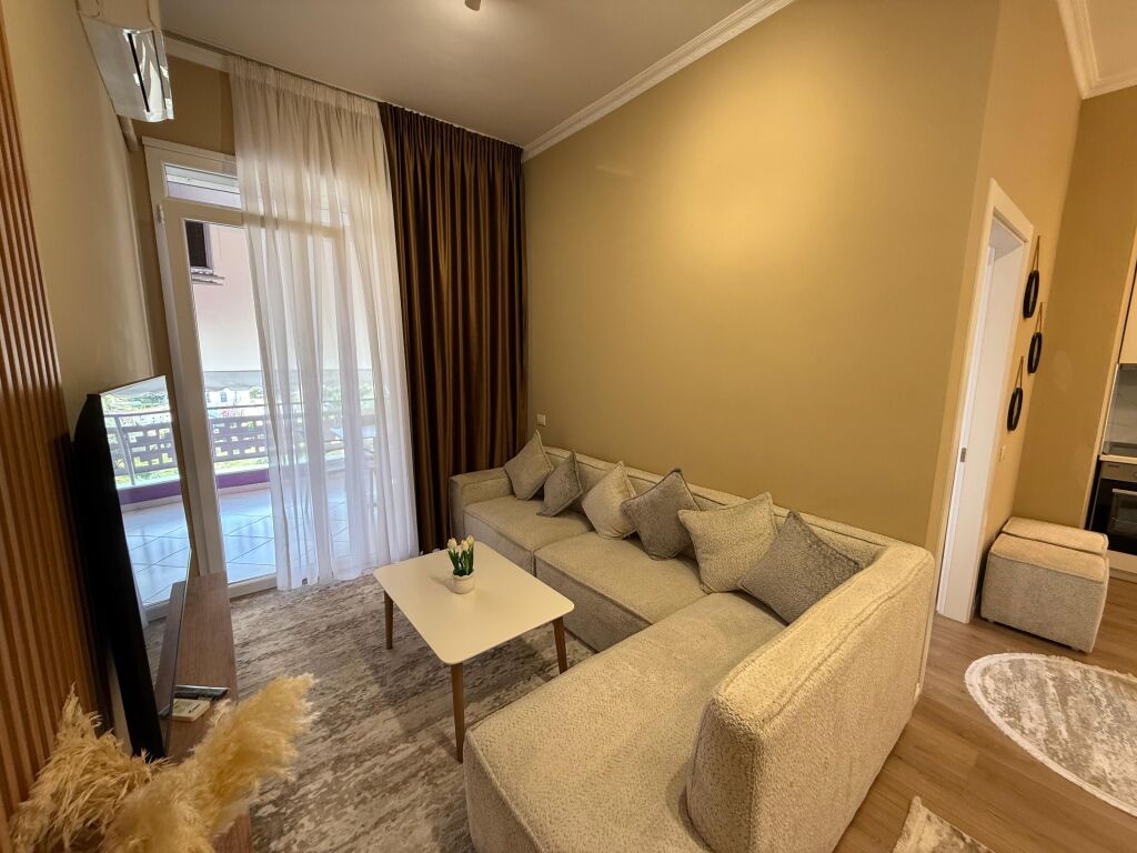 Jepet me qira super apartament 1+1 tek Kopshti Botanik