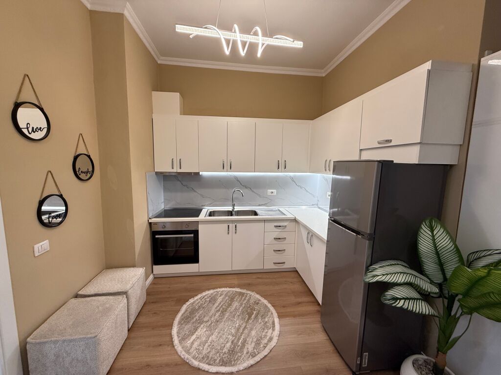 📣 QERA SUPER Apartament 1+1 Me Parking 📍 Kopeshti Botanik, Prane Xhamise ✨