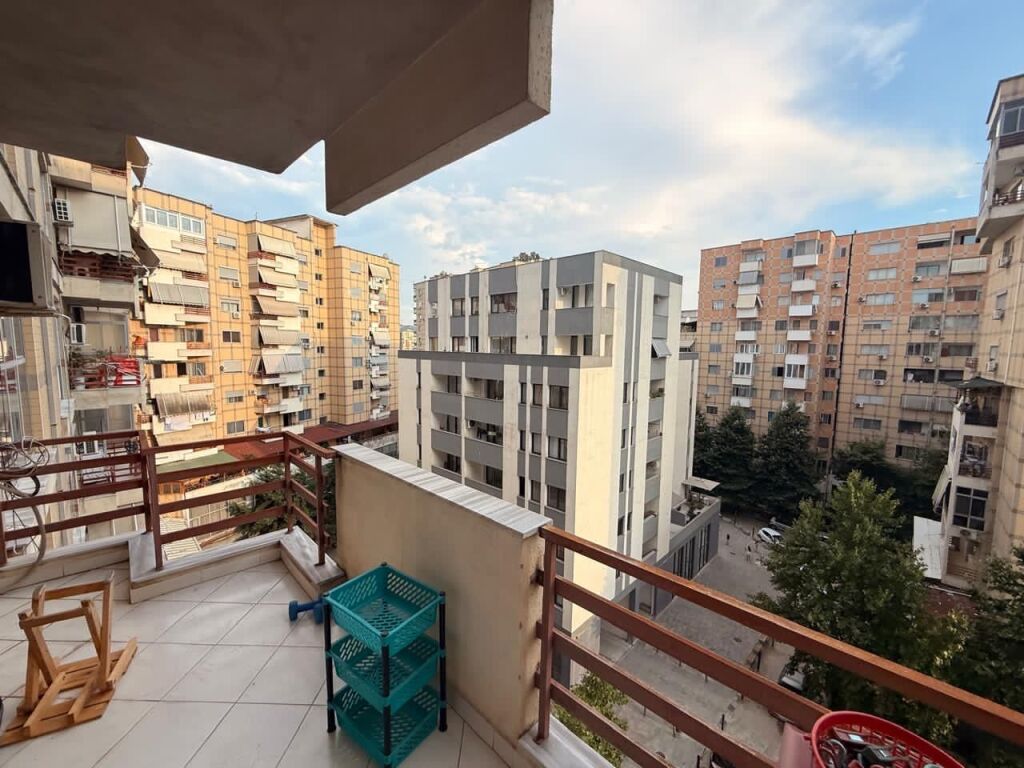 🏡 Apartment 2+1+2 with garage for rent in Astir