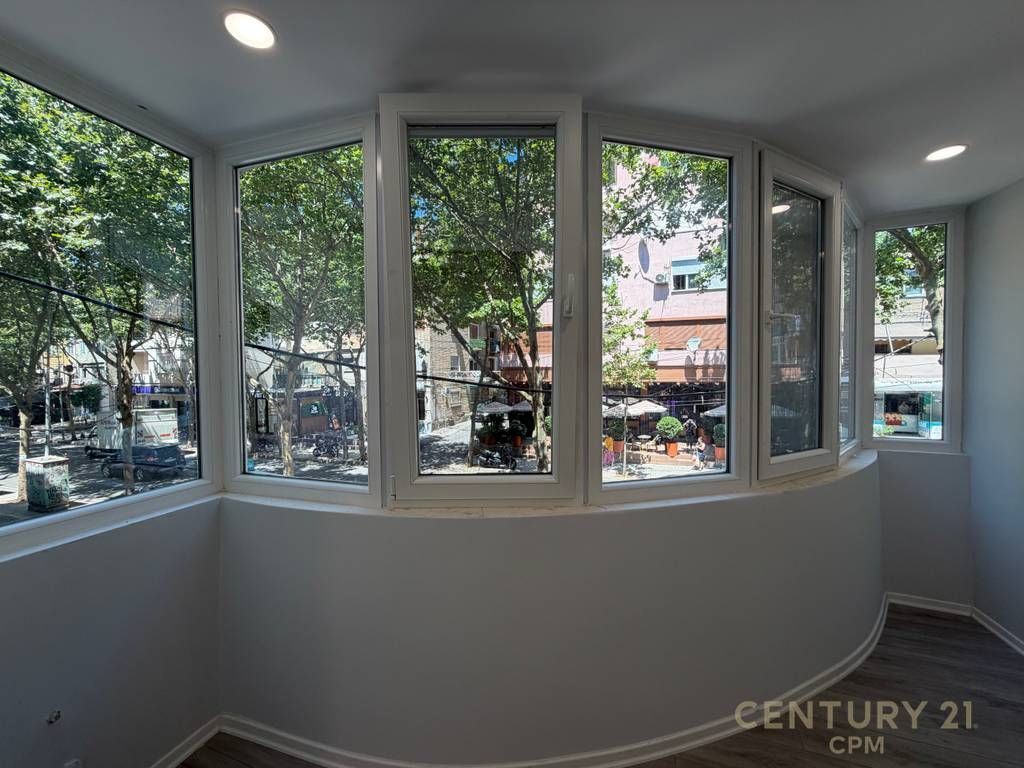 OFFICE FOR RENT AT THE INTERSECTION OF BARDHYL STREET!