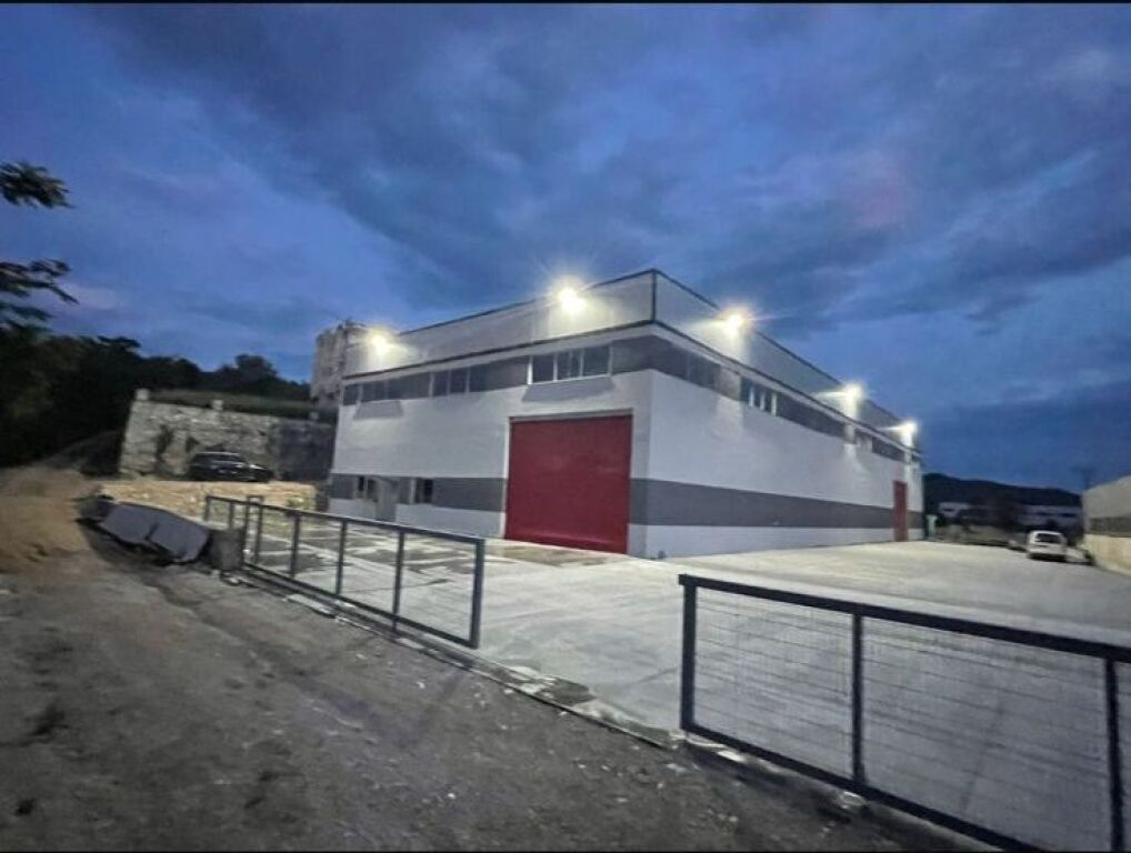 🏭 WAREHOUSE FOR RENT ON THE SECONDARY ROAD VORË – MARIKAJ
