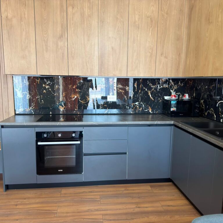 🏢 Rruga Riza Cerova, apartment for rent, 2+1+2, furnished. 80,000 Leke
