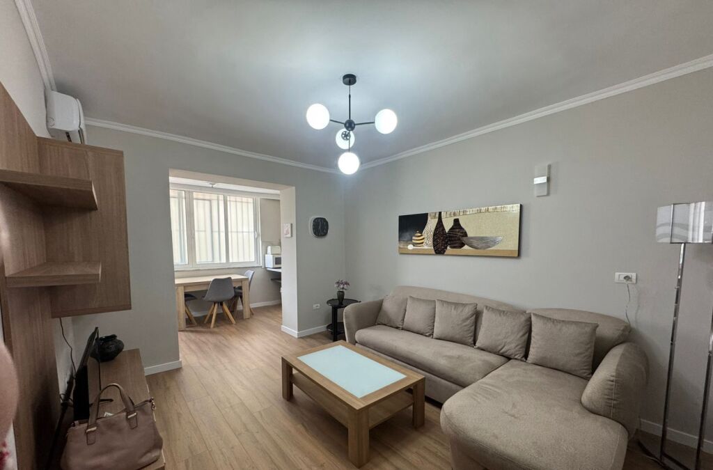 Qera | Apartament 2 + 1 | Blloku | 800 €/muaj