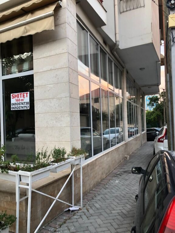 Shitet njësi shërbimi (dyqan) – Elbasan
