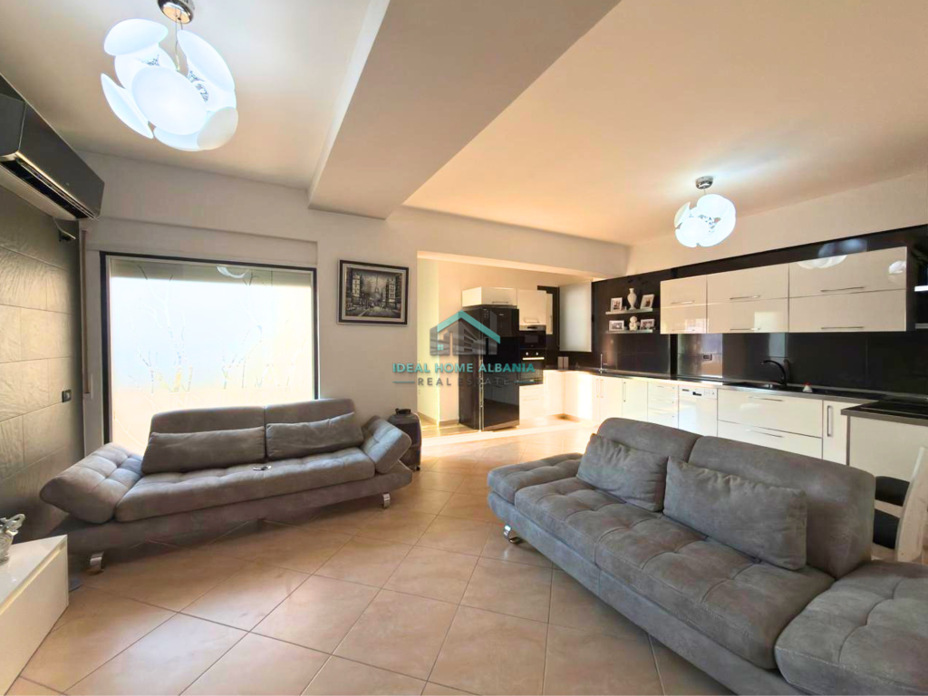 Apartment 3+2 for rent – Cipajve Street, Vlora