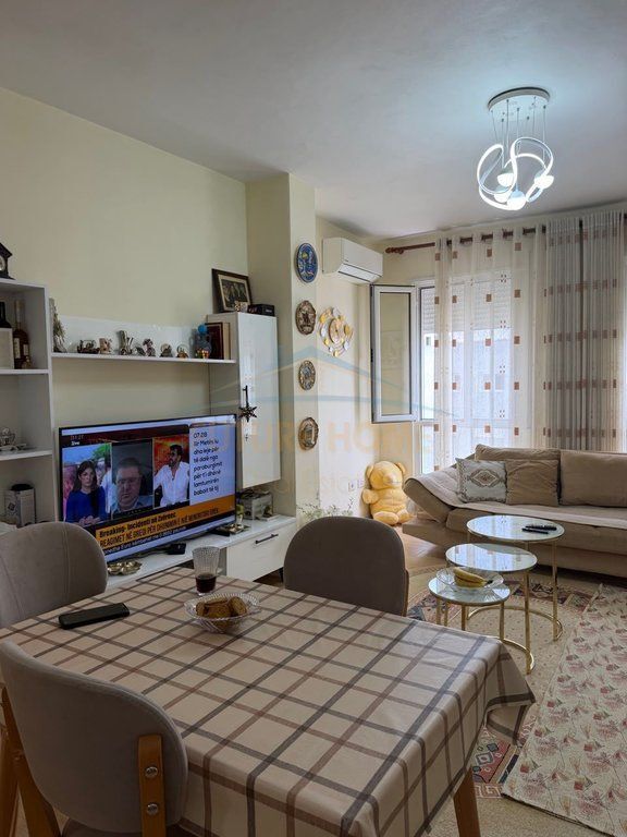 Shitet, Apartament 1+1, Kopshti Zoologjik, Tiranë