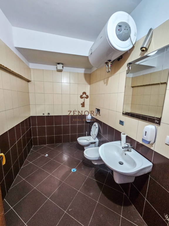 AMBIENT BIZNESI ME QIRA – RRUGA E DIBRËS, PRANË SELVISË (D41114TR)