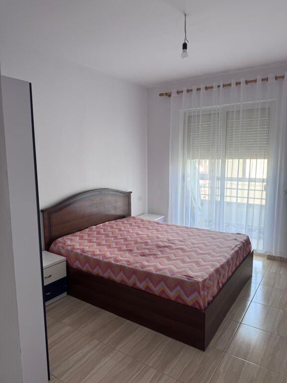 Jepet Me Qera Apartament 2+1+1 Ballkon