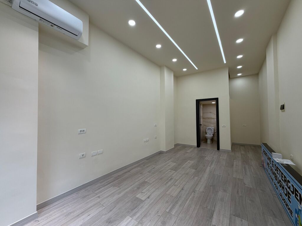 Shitet Ambjent Biznesi Concord center rruga 5 Maji !