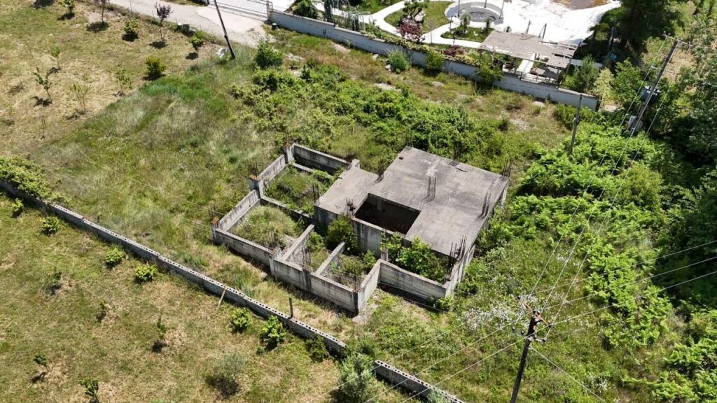 Land+ Construction for Sale in the Administrative Unit of Petrele !