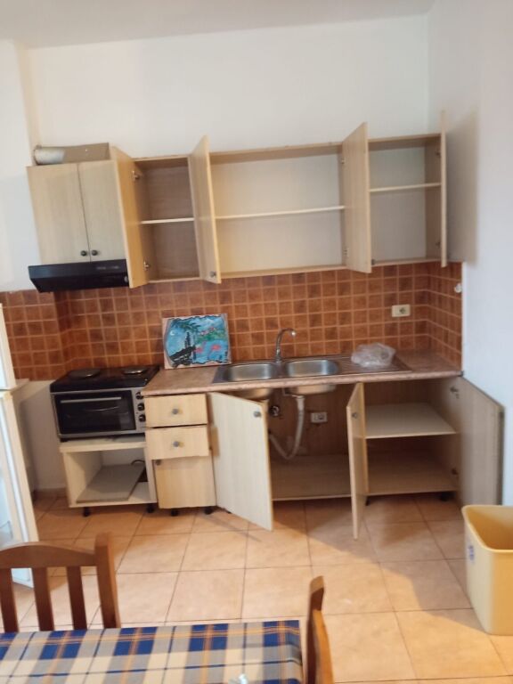 APPARTAMENTO 1+1. 35000 LEKE. VIA 5 MAJI