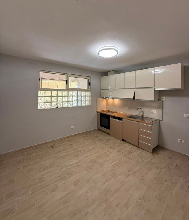 🏡 Apartament 2+1 me qira në zemër të Durrësit