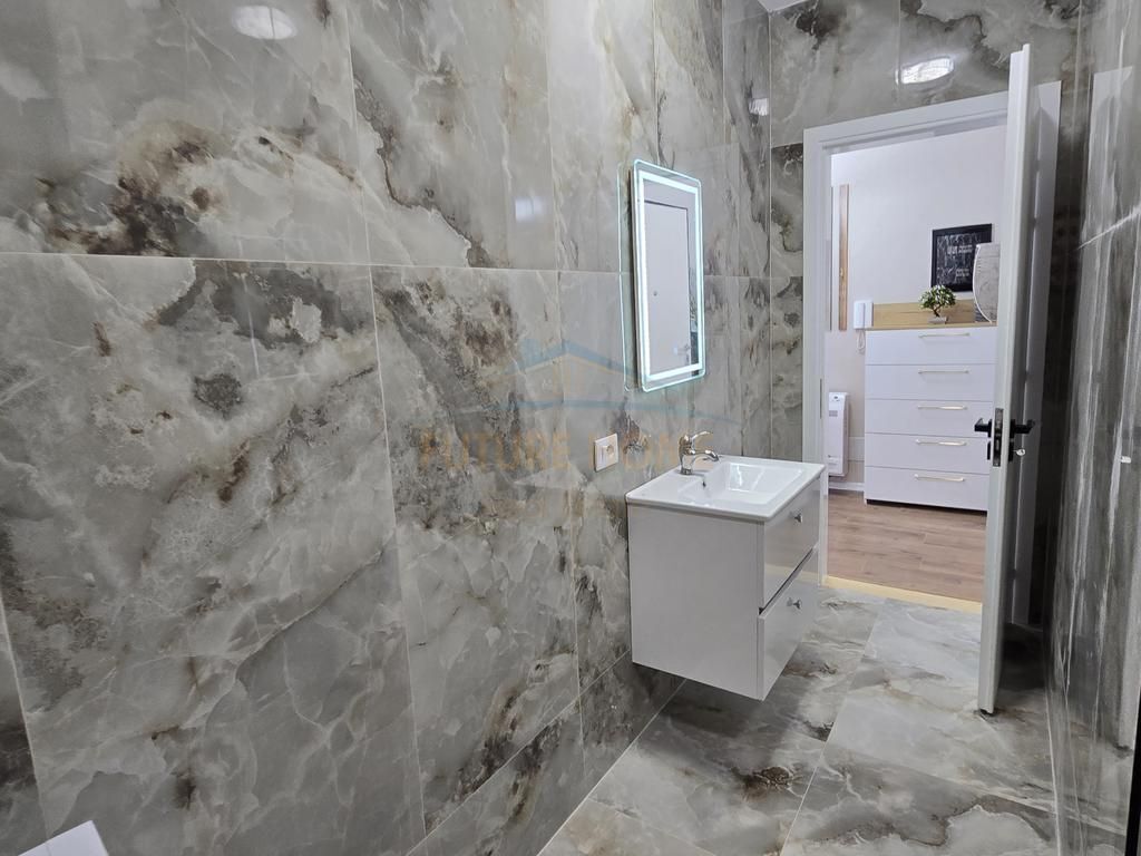 Rent, Apartment 2+1, Barrikadave Street, Tirana