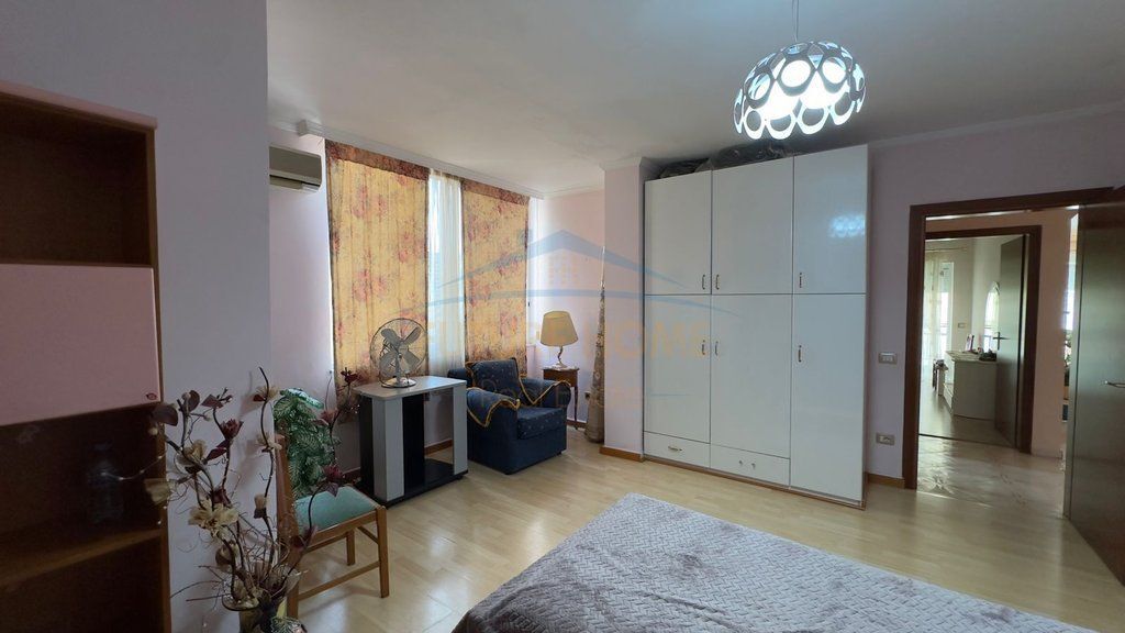 Disponiamo in Affitto, Appartamento 2+1+2, Via Elbasan, Tirana.