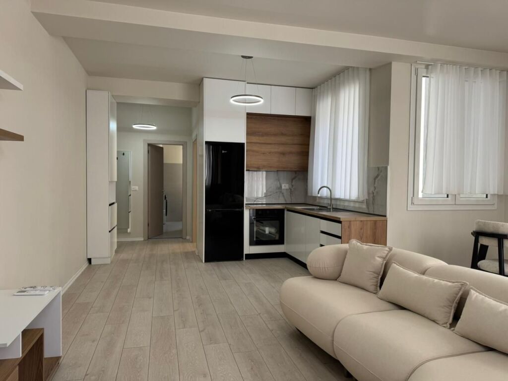 Appartamento 1+1+parcheggio in affitto ad Astir
