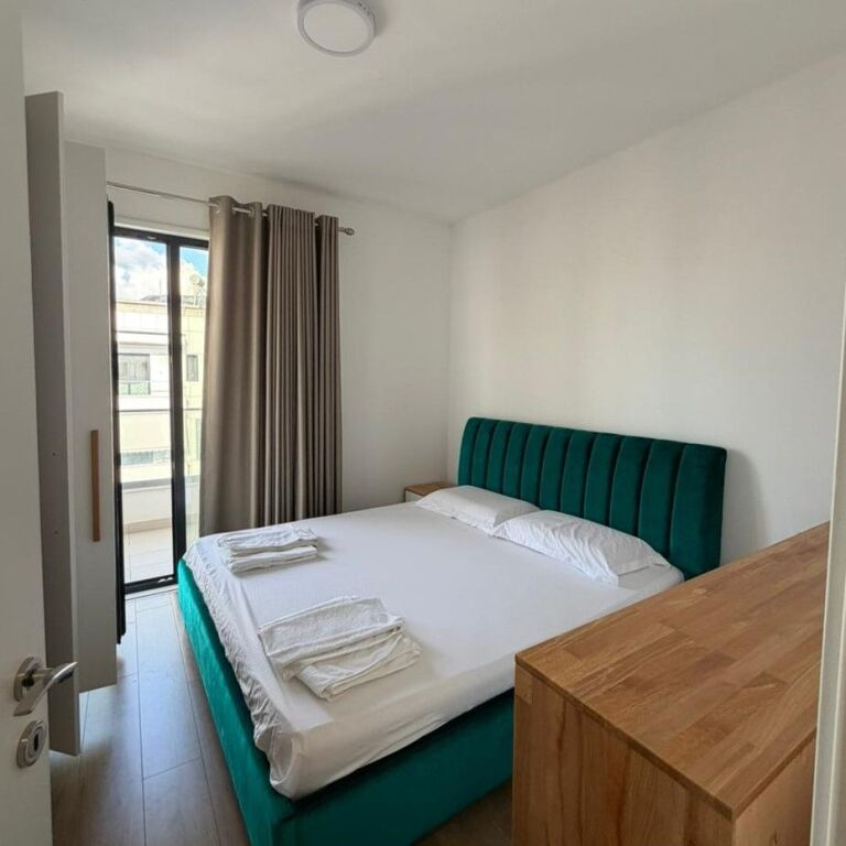 🏡✨ **SHITET APARTAMENT 2+1+2 + VERANDË TË MADHE – Rezidenca Erli, Porcelan** ✨🏡