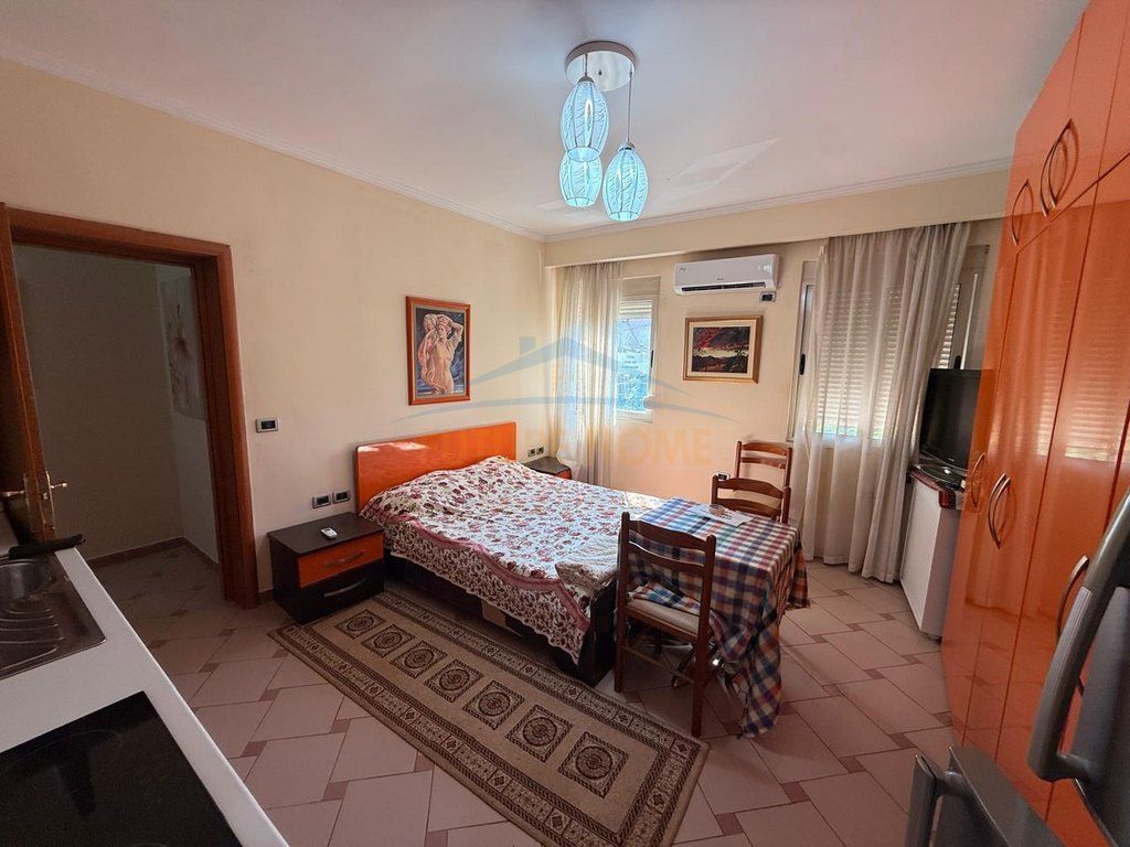 Qera, Garsoniere, Rruga e Durresit