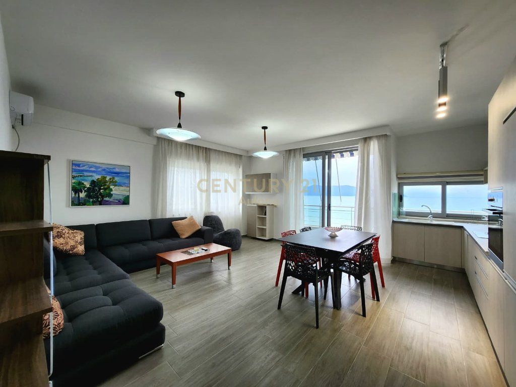 Appartamento 2+1 in vendita con vista mare a Lungomare