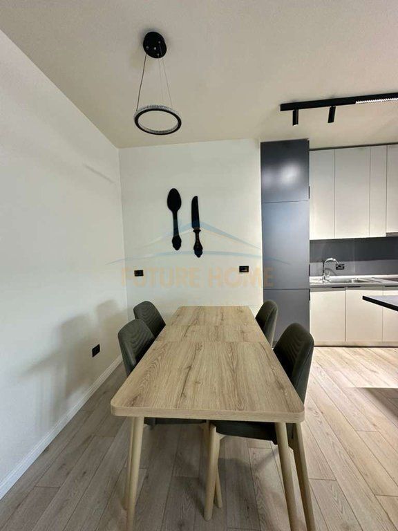 Shitet, Apartament 1+1, 21 Dhjetori, Tiranë