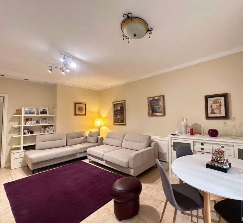 Shitet Apartament 2+1 Liqeni I Thate !