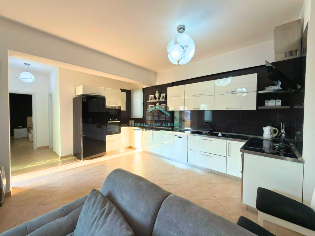 Apartment 3+2 for rent – Cipajve Street, Vlora