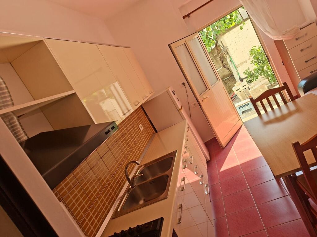 Apartament 1+1-Me Qera- Yzberisht- Tirane