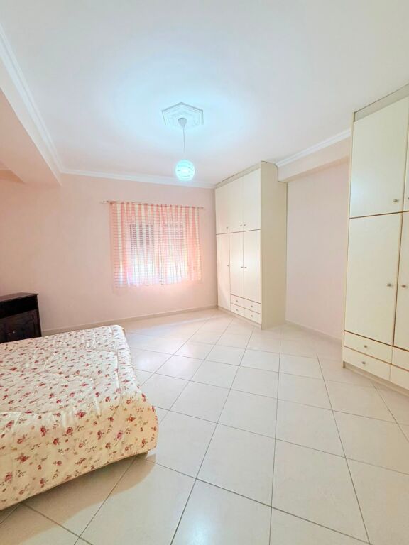 JEPET ME QERA APARTAMENT 2+1 PRANE MARKATES, DURRES