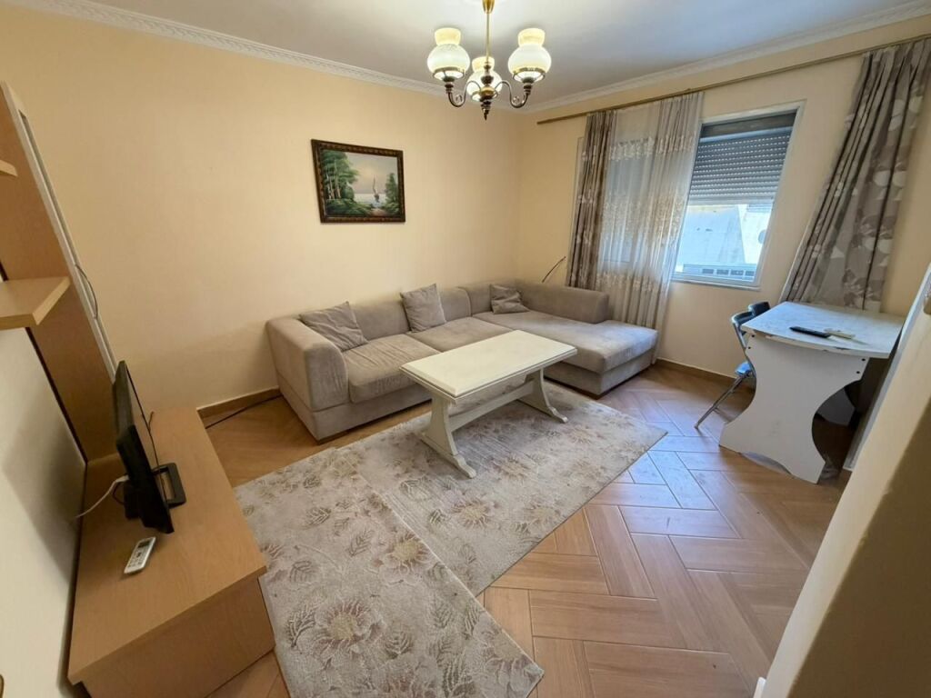 🏠 Jepet me qera Apartament 1+1  📍 Vendndodhja: Rruga Mine Peza, pranë Zogut të Zi💰 Çmimi: 500 € / muaj