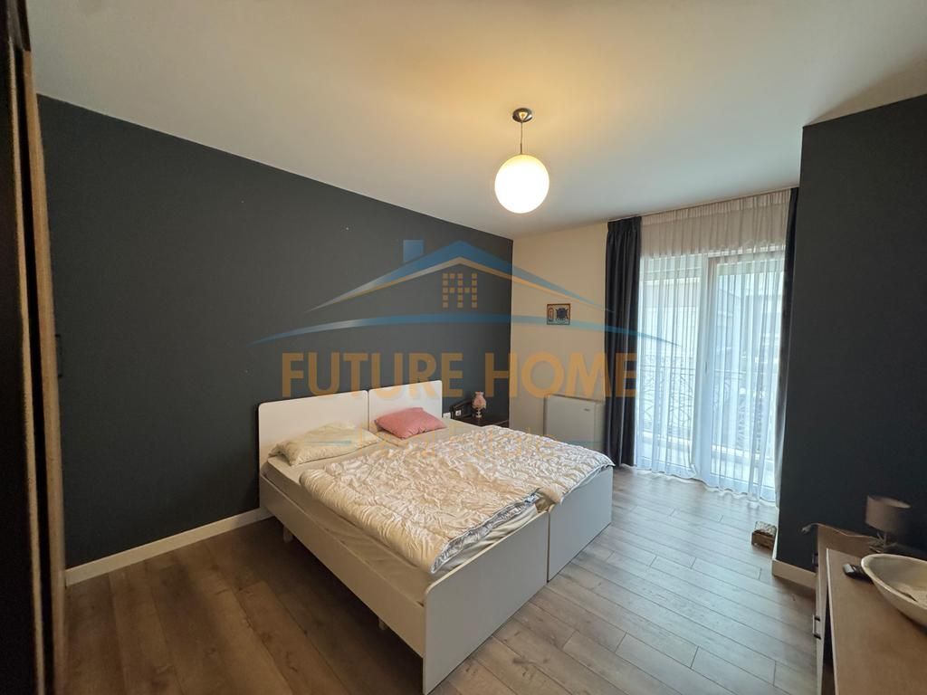 Vilë 4-katëshe për shitje në Metatron Residence, Farkë