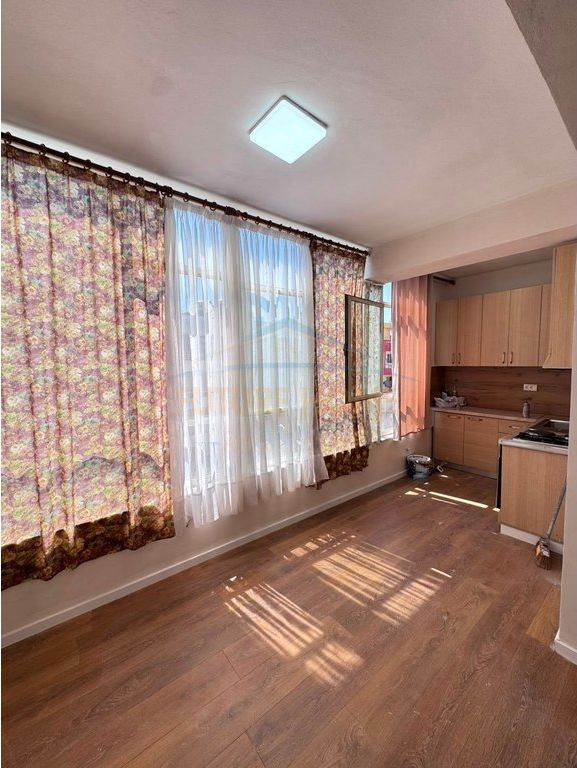 For sale, 2+1 Apartment, Converted, New Ring, Tirana