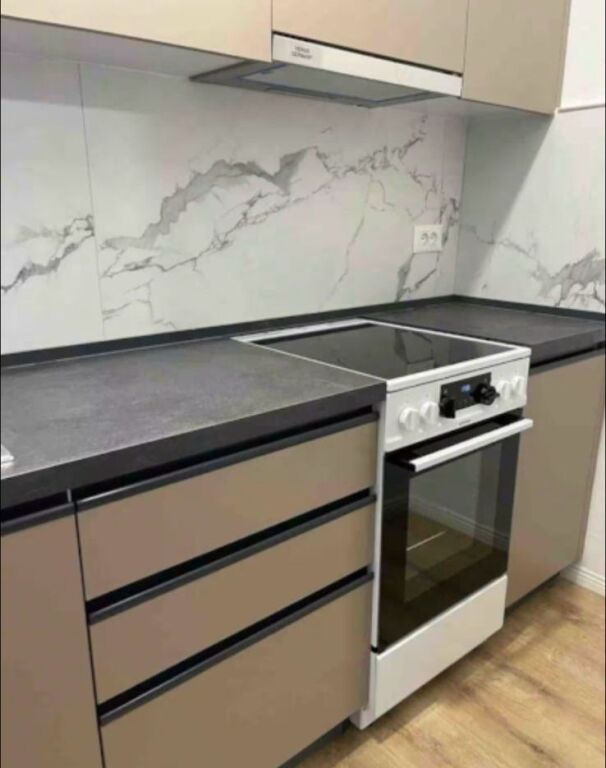 Appartamento 2+1+1 con Balcone in Affitto