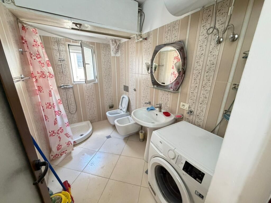 🏠 Jepet me qera Apartament 1+1  📍 Vendndodhja: Rruga Mine Peza, pranë Zogut të Zi💰 Çmimi: 500 € / muaj