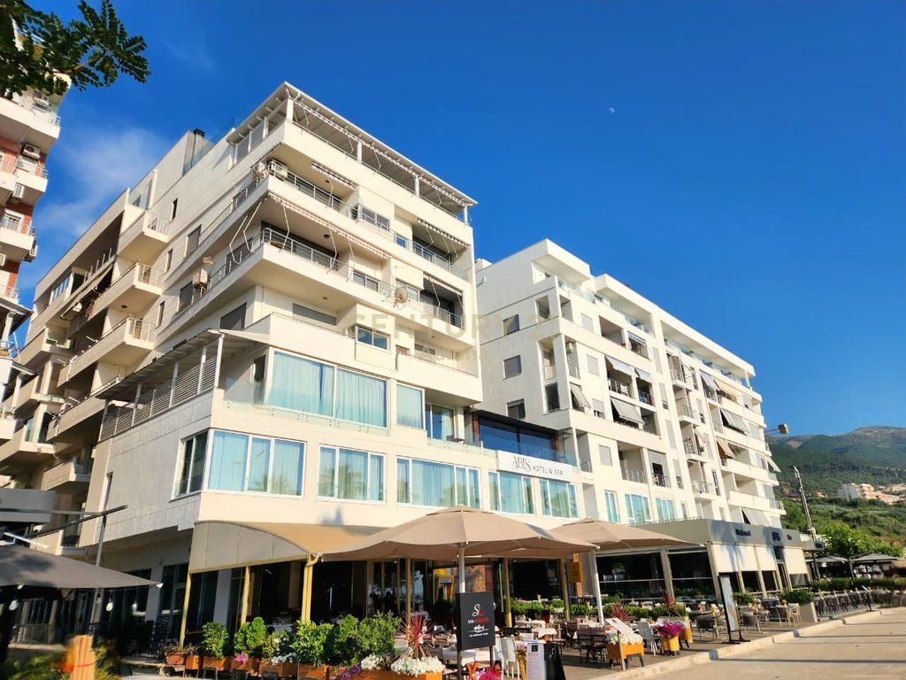 Appartamento 2+1 in vendita con vista mare a Lungomare