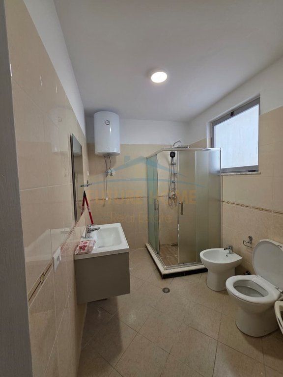 Shitet Apartament 2+1+2, Fresk