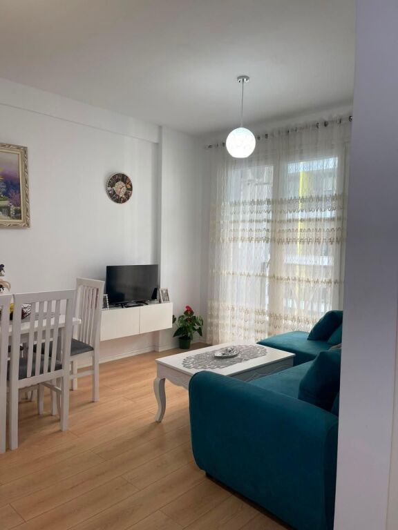 Appartamento 1+1 arredato in affitto a Univers City