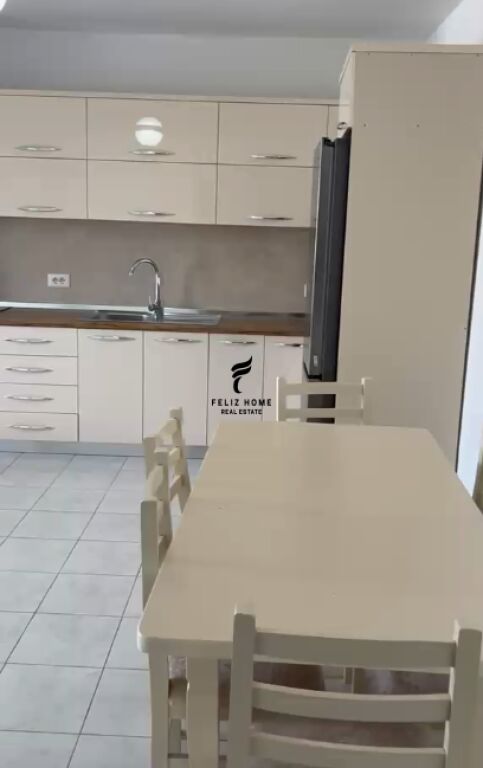 APARTAMENT ME QERA 2+1 LAPRAKE 50.000 LEKE FH-81055