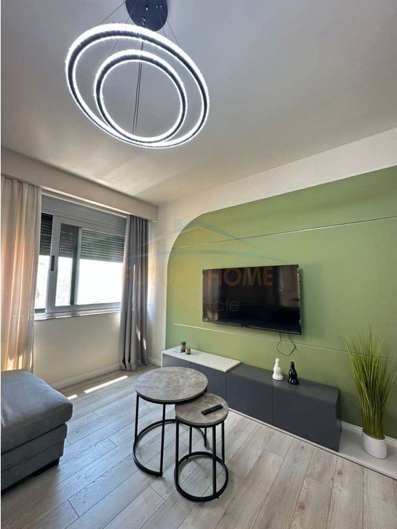Shitet, Apartament 1+1, 21 Dhjetori, Tiranë