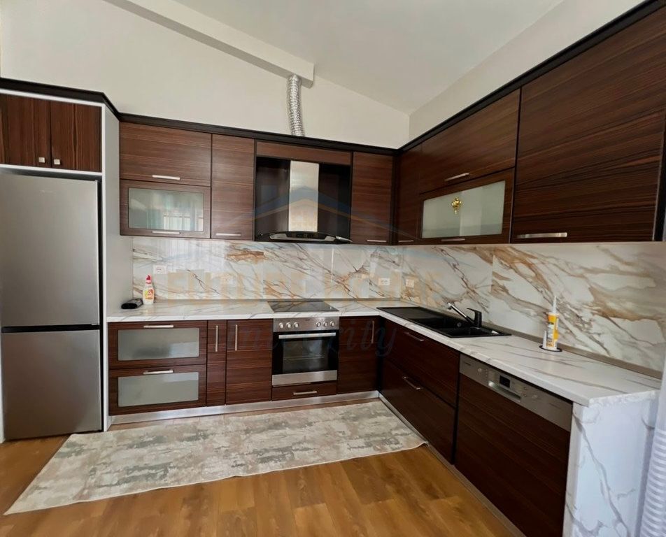 Rent, Duplex 2+1+Veranda, Selitë, Tirana.