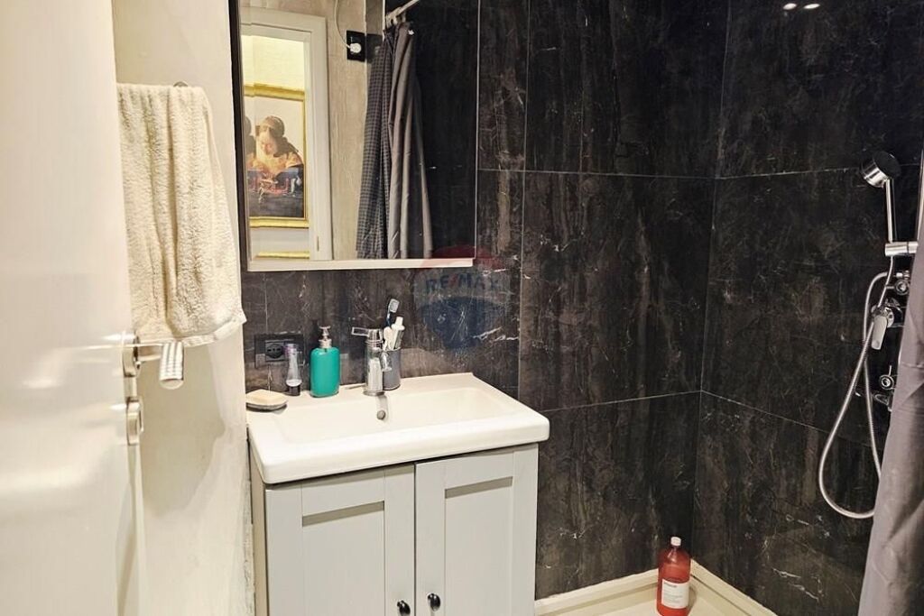 Apartament - Për Shitje - Kompleksi Kontakt, Tiranë