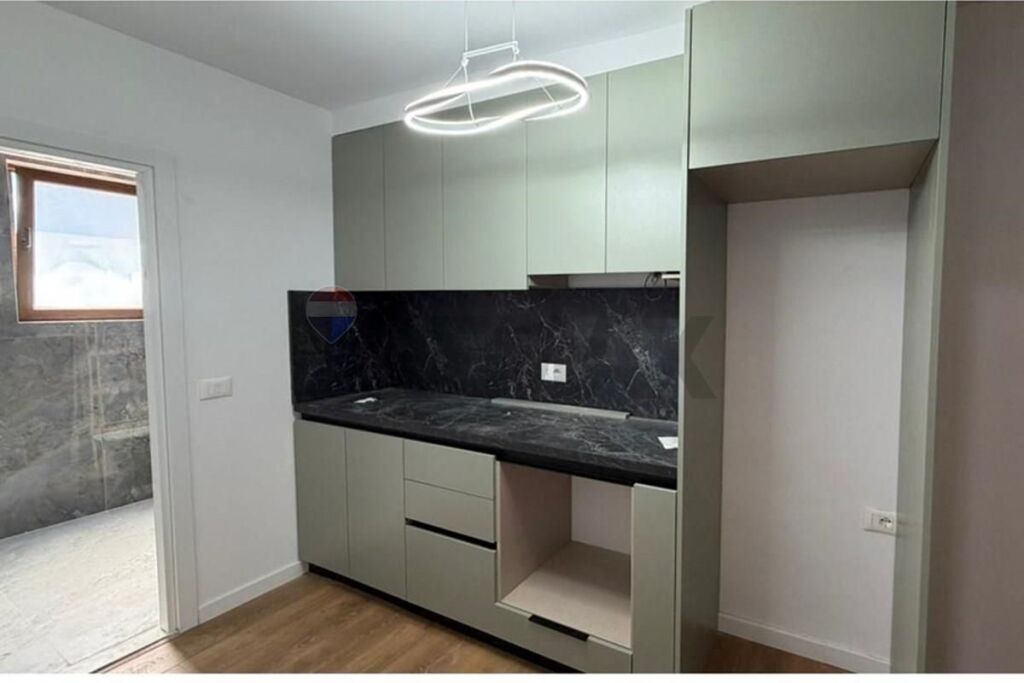 Apartament - Për Shitje - Rruga Naim Frashëri, Tiranë