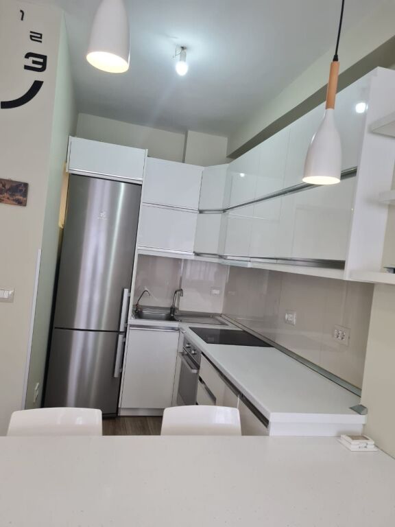 Apartment 1+1, Astir!