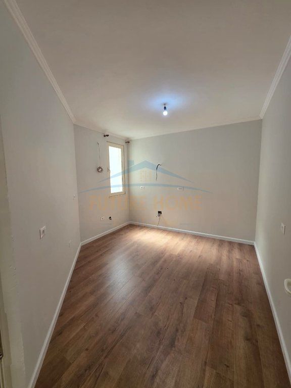 Shitet Apartament 2+1+2, Fresk